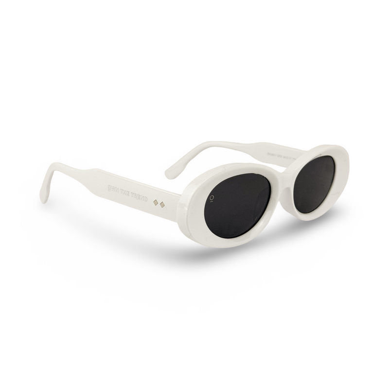 RILEY// WHITE