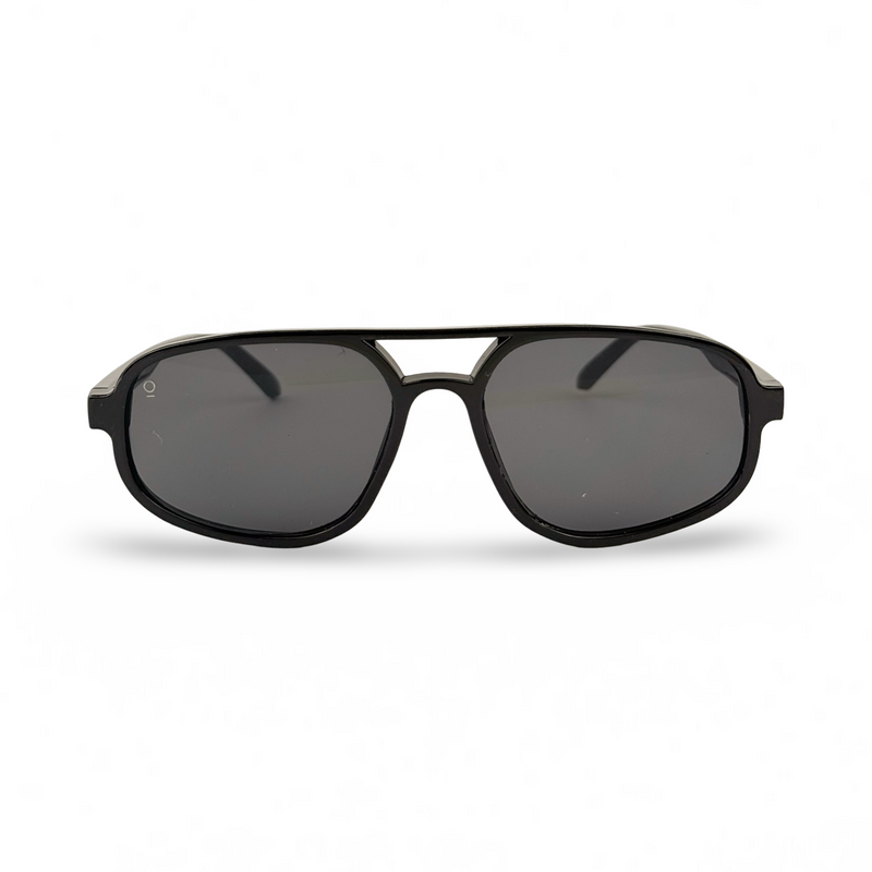 CARTER // BLACK