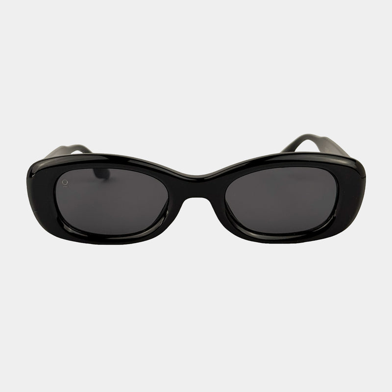 IVY // BLACK