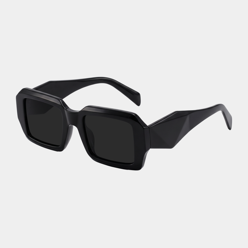 MAX // BLACK