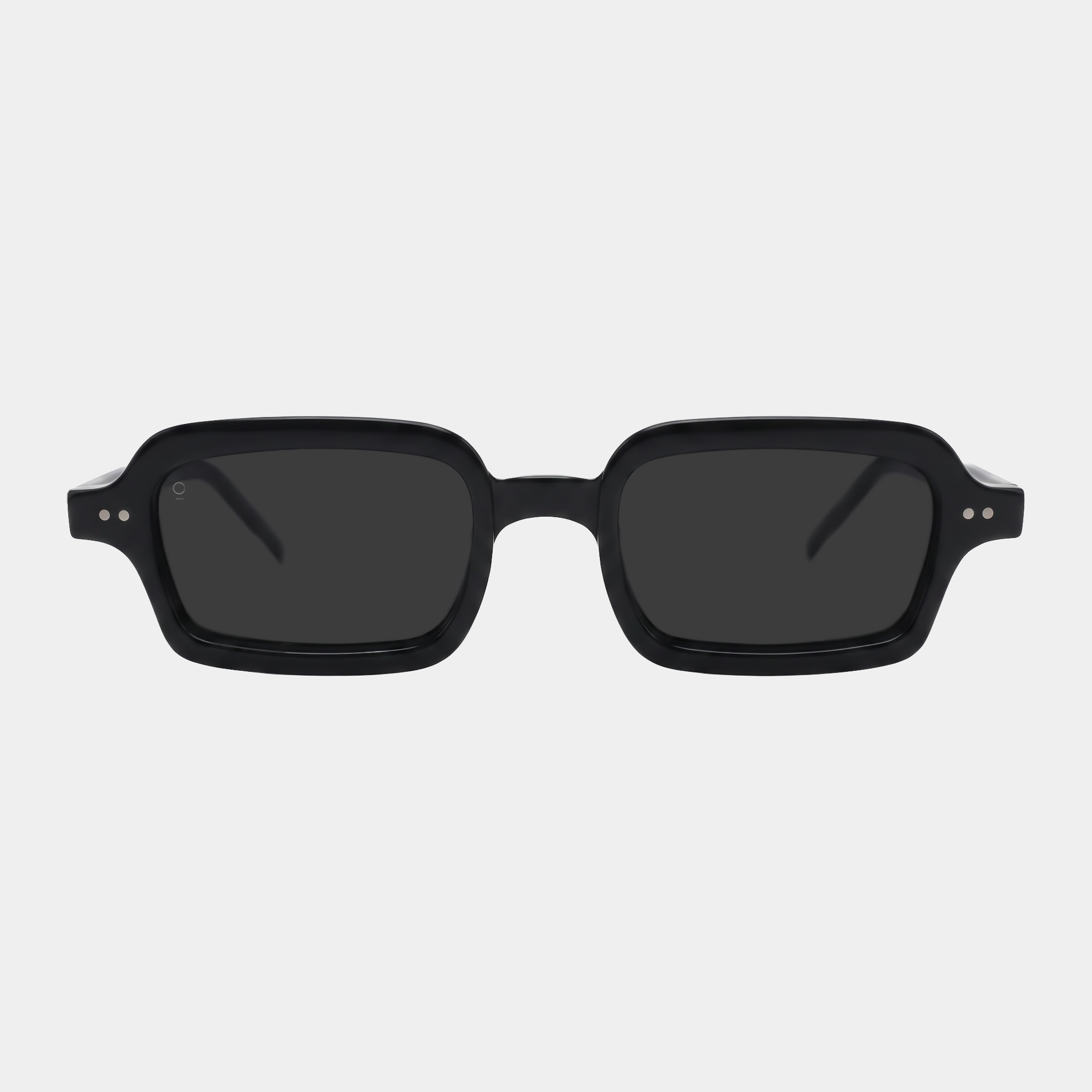 NOIR // BLACK