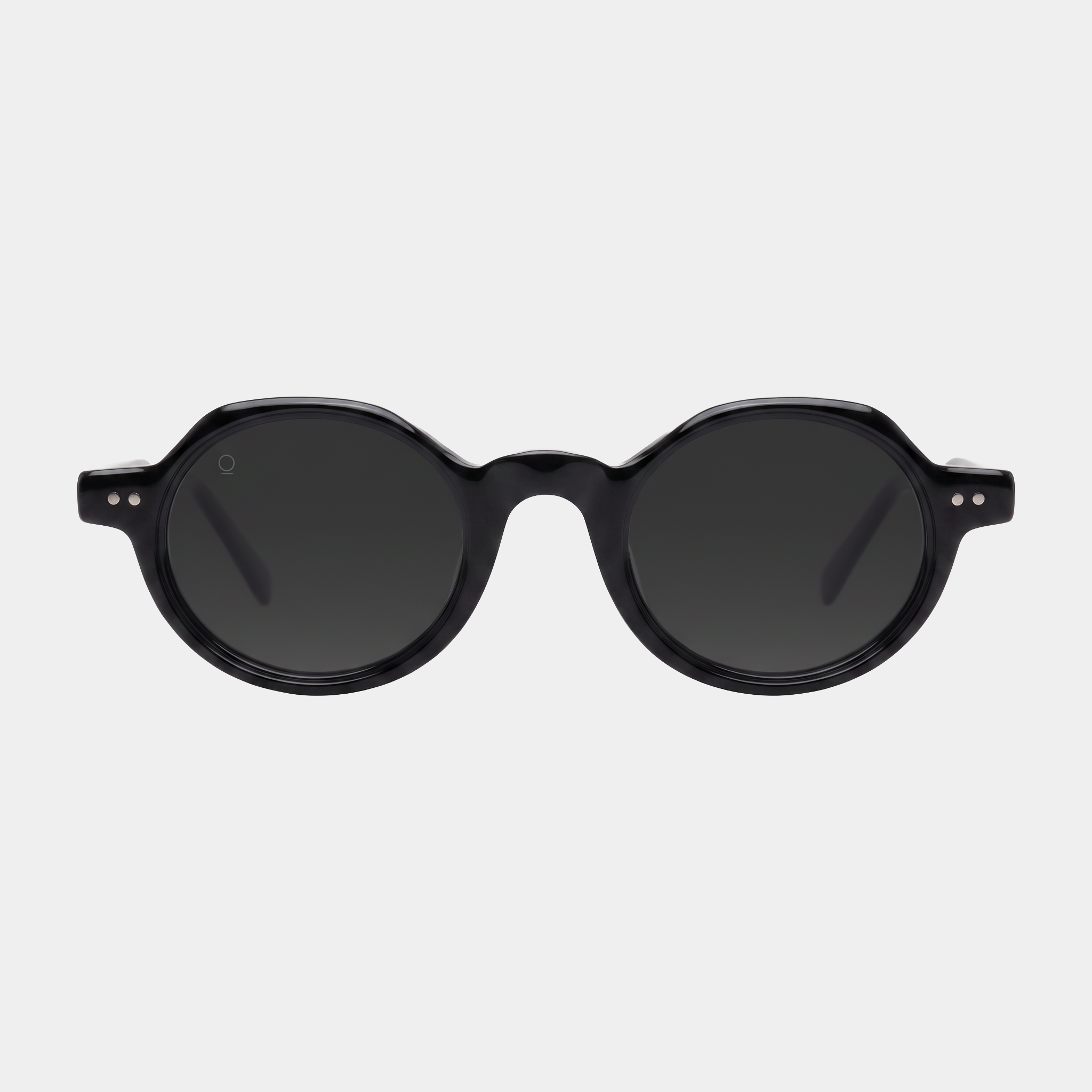 QUINN // BLACK