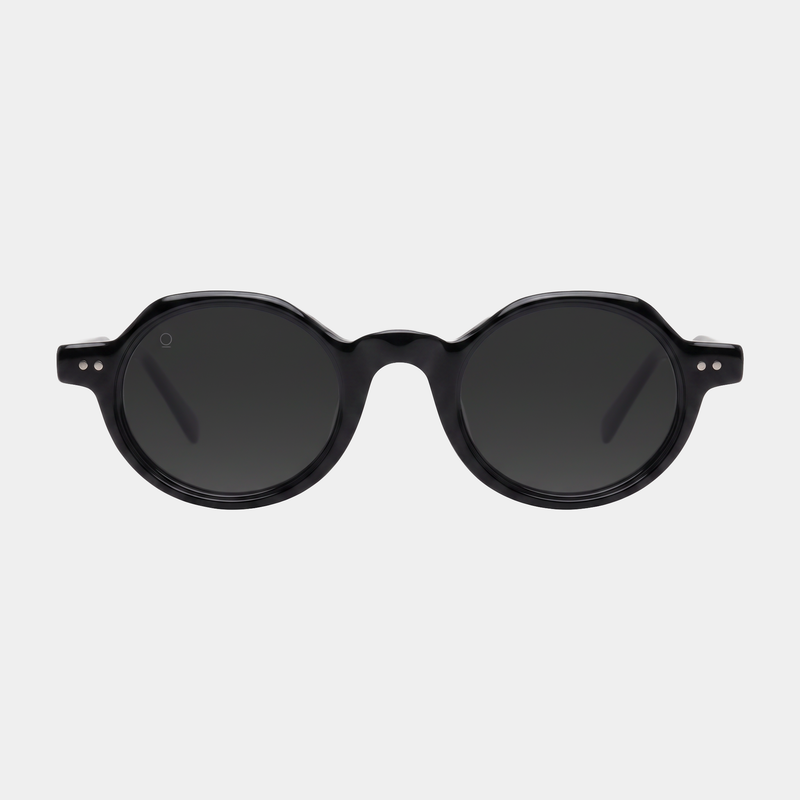 QUINN // BLACK