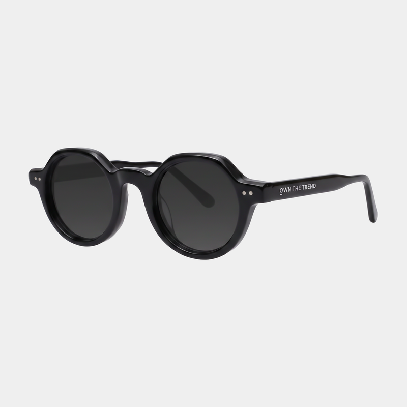 QUINN // BLACK