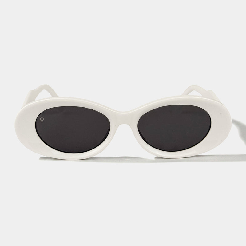 RILEY// WHITE