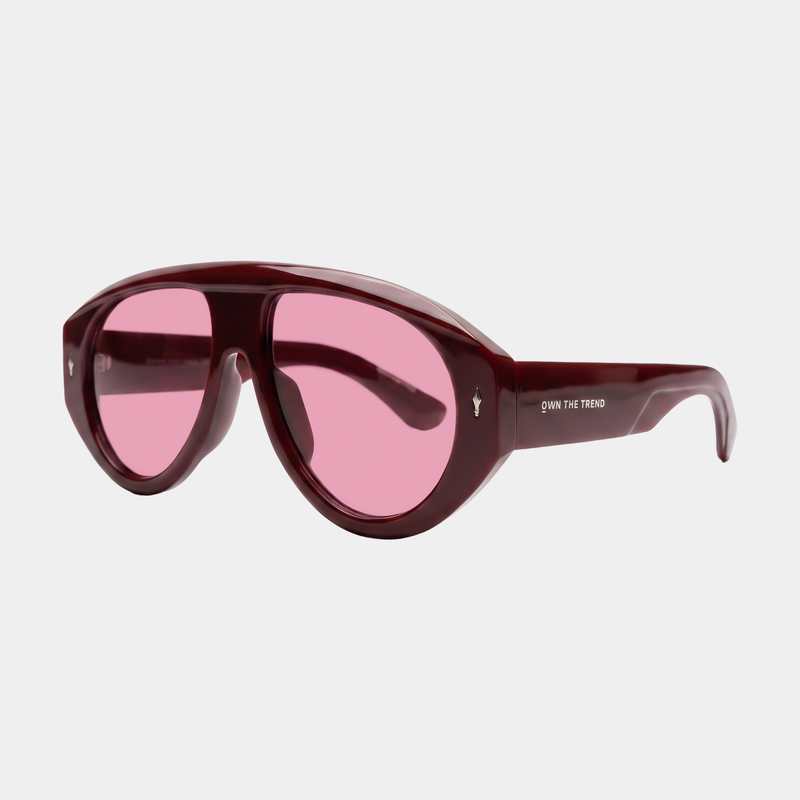 TOM // BURGUNDY